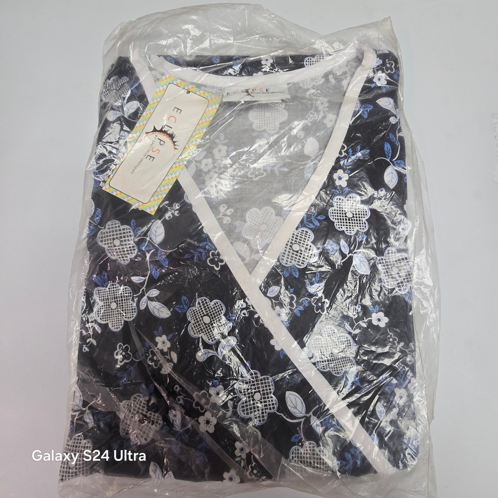 Eclipse by Spectrum Uniforms Scrub Top V-Neck Floral Navy Blue White NWT